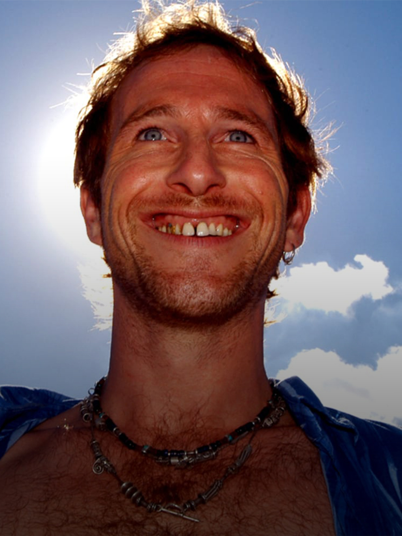 dj franky wilde sonriendo