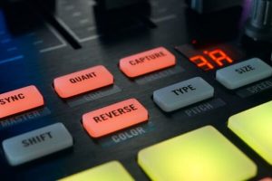 botones del controlador dj kontrol f1