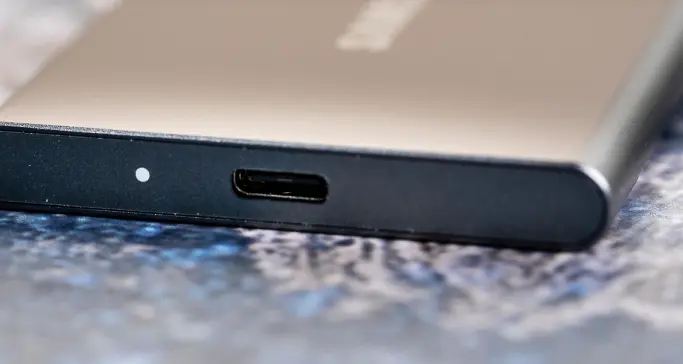 Puerto del disco duro SSD T7 de Samsung