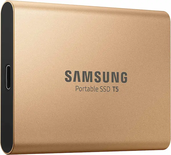 memoria portátil Samsung SSD T5 de color dorado